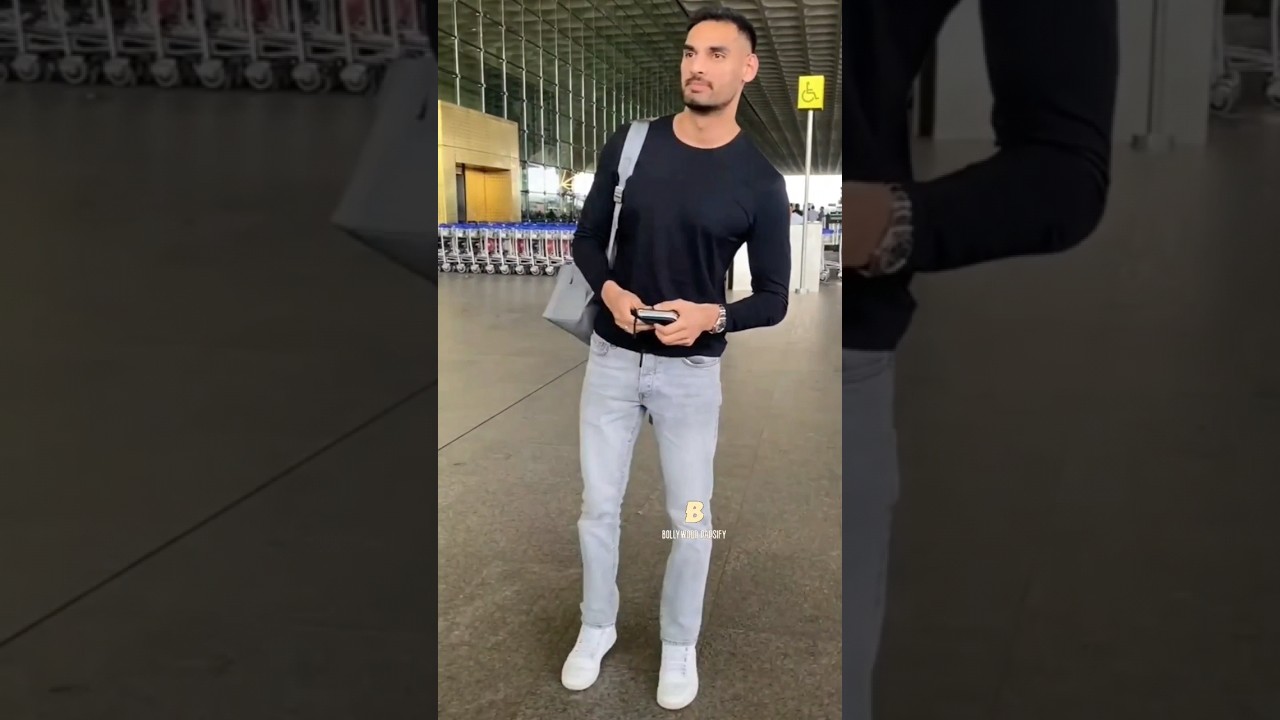 Ahan Shetty spotted at airport 😊