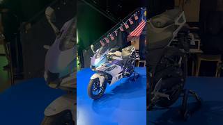 Dah ada kat pusat jualan, harga cadangan RM23,098 #r25 #motoqar #hongleongyamahamotor #yamaha