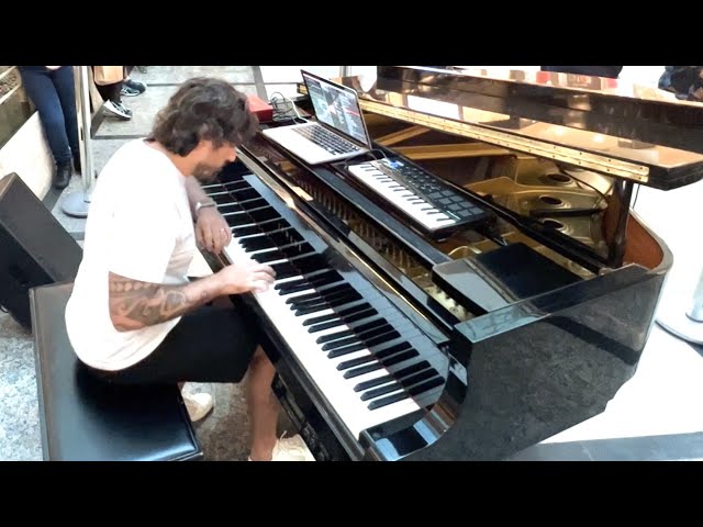 Pianista 'misterioso' que viralizou após tocar em shopping é