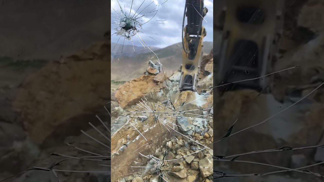 Crushing hammer The process of mining rock- Good tools and machinery make work easy