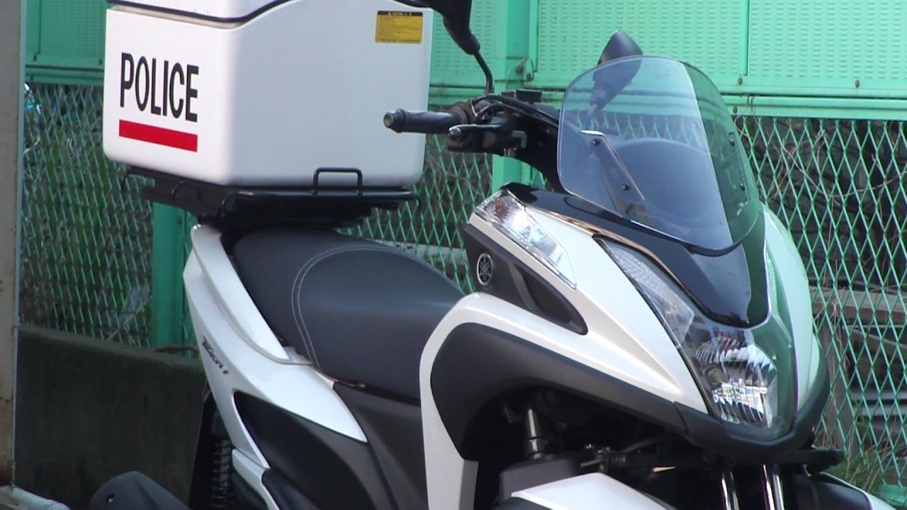 新型の白バイ？】神奈川県警に配備されたトリシティ125！ - YouTube