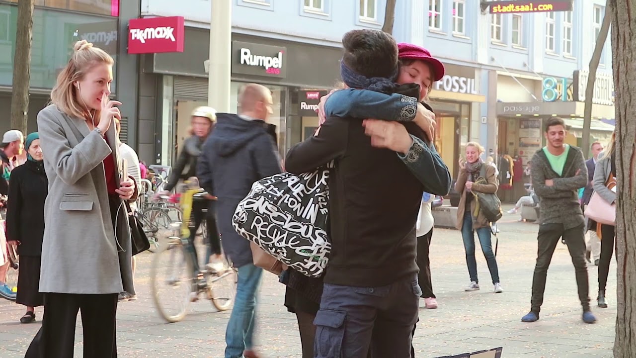 Clip for humanity! FREE HUGS @Vienna