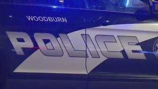 Manhunt underway for wanted felon in Woodburn