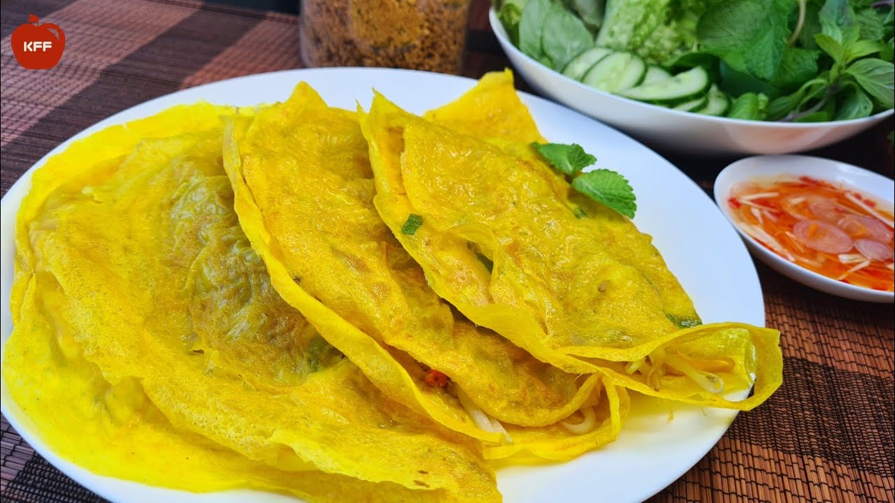 ក្បូនលាយម្សៅបាញ់ឆែវងាយៗស្រួយឆ្ងាញ់ || Cripsy rice pancake (Banh Xeo)