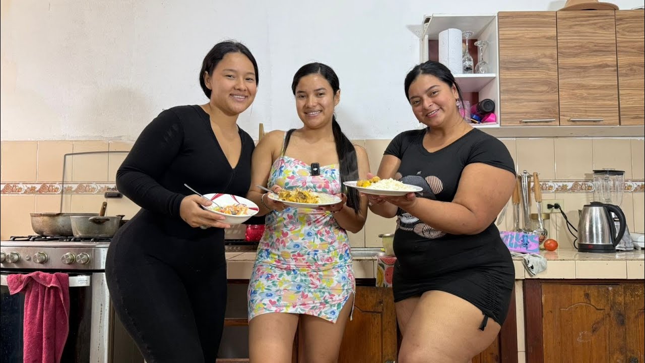 Preparando una rica comida con mis amigas