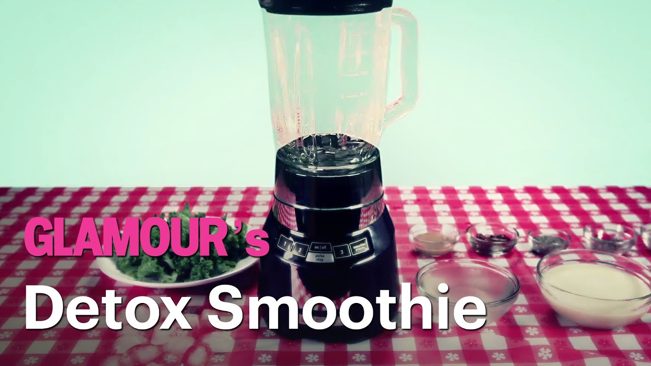 Detox From the Holidays with This Tasty Chocolate Chip Green Smoothie—Glamour’s Treat Yourself