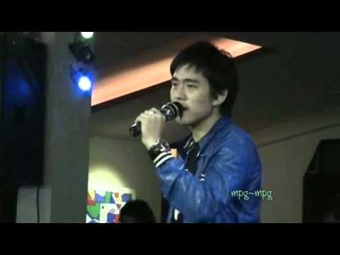 แบบไหนที่เธอรัก (OST.เงารักลวงใจ) : อ๊อฟ ศุภณัฐ [มินิคอนเสิร์ตเดี่ยว@ร้านประชาชื่น] :: 31/7/53