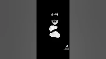 طمنيني قوليلي ازيك عامله اي 