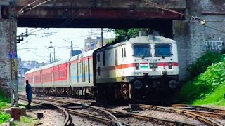 22125 NAGPUR - AMRITSAR AC EXPRESS cruising towards MATHURA with AJNI WAP 7...!!