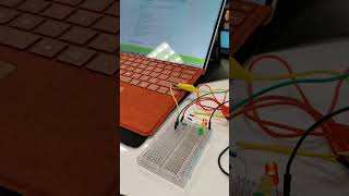 Making Stop Lights using micro:bit.