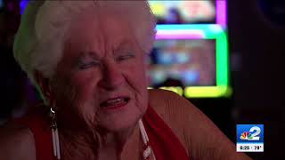 96-year-old bartender a “legend” on Fort Myers Beach