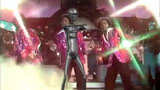 Metal Alien Does The Dance