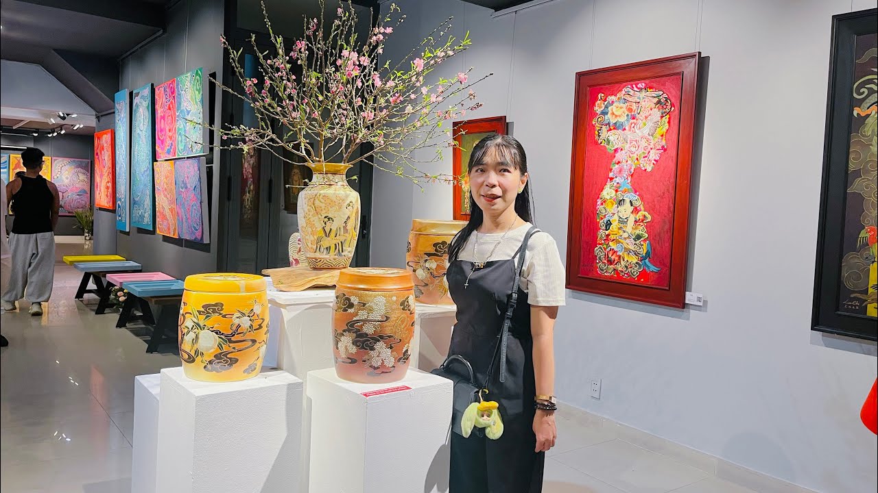 “Thế giới trở nên có chiều sâu vì không bị giam trong 1 gam màu” 