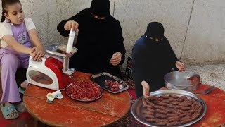 لميت عيالي وحبايبي حواليا وقلت ادلعهم الايام ديه احلى كفته مشويه في الفرن