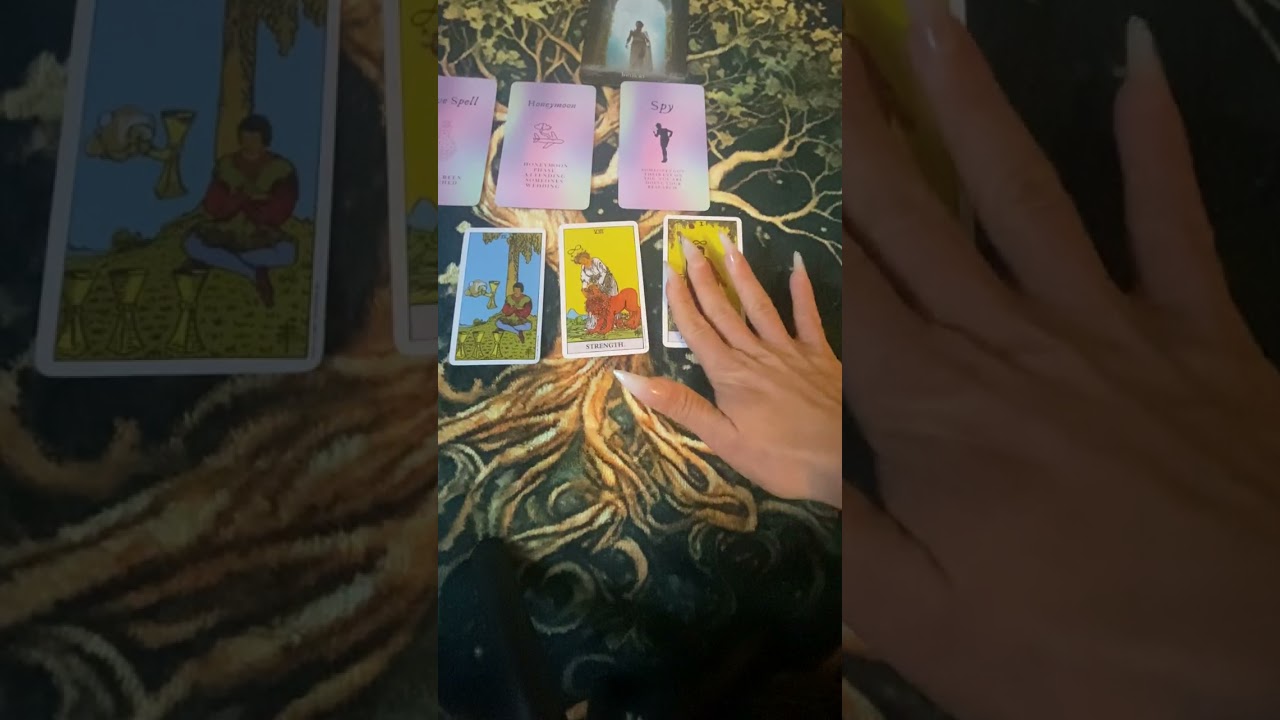 Valaki figyel téged…💔