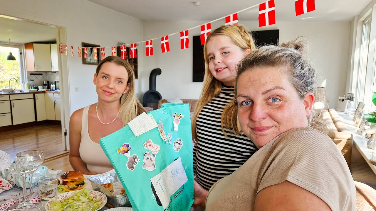 NADIA 32 ÅR🇩🇰LAVER BURGER & JORDBÆRKAGE TIL FAMILIEN🎉🎈😃