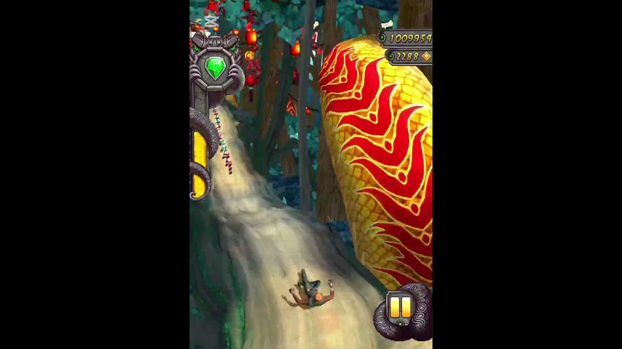 Playing Temple Run 2 on map Lost Jungle Lantern Festival