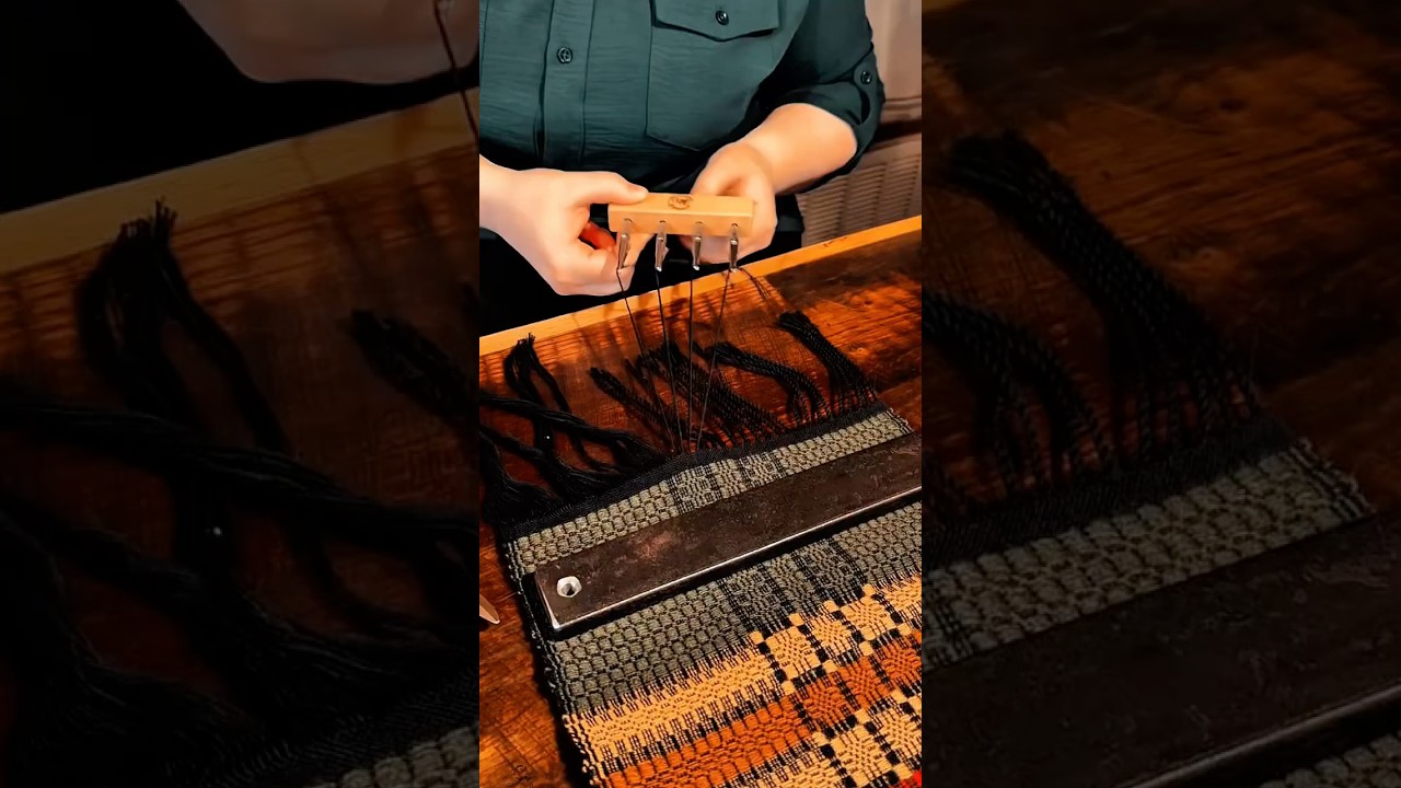 Woven Fabric Fringe Finishing Work Tool Using Manual Weaving Tool 
