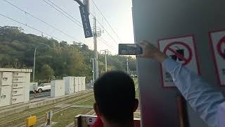 (1120212) 新北捷運安坑輕軌列車往十四張列車K01雙城進站 交會 不提供載客列車K01雙城出站