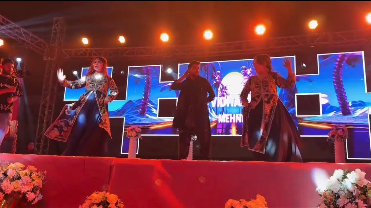 @komalvidhani8723 uff komal vidhani k dances ❤️expression ne dhoom macha di Vidhanis mehndi mein😊