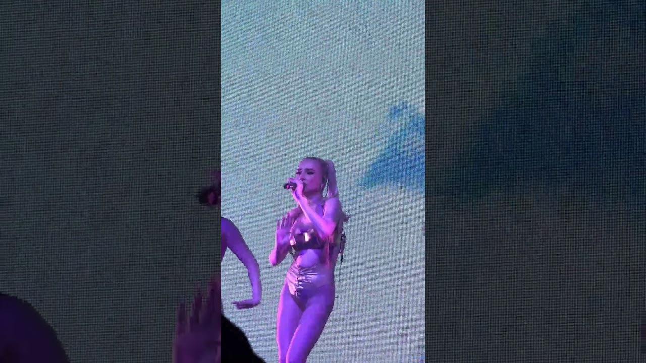 Kim Petras - Head Head Honcho (Live at l'Olympia, Paris) 25/02/2024