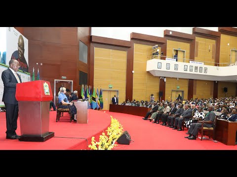 Rais Magufuli Aeleza Alivyonusurika Kifo Kwa Kunyeshwa Sumu