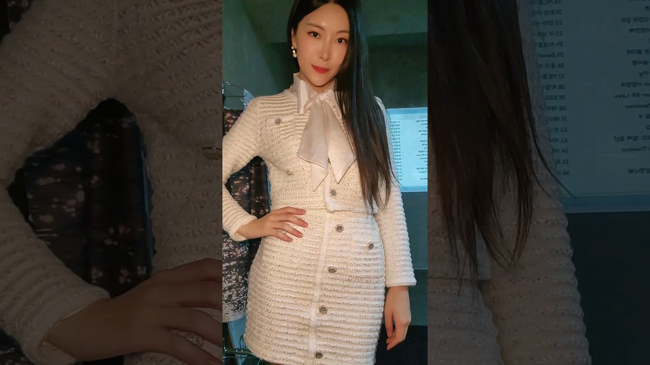 투피스 입고 워킹 #girl