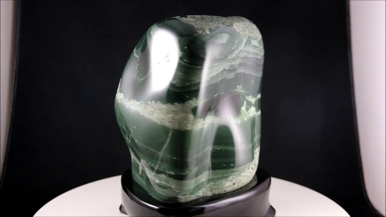 佐渡青碧玉 置き石 2．65kg 天然石販売 名取貴石 天然石原石鉱物