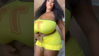 Too Hot To Scroll Past 🫦💨 #TwerkTrend #CurvyConfidence #DanceShorts #ViralShorts