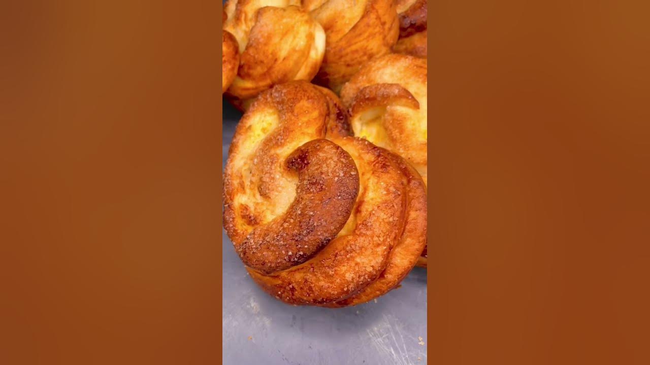 Булка сердечко. Плюшки от государства. Плюшка классическая. Плюшки от государства. Плюшки от государства.