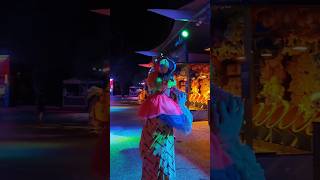 Nice bucket shot for the scare actor! #howloscream #seaworldsanantonio
Nice bucket shot for the scare actor! #howloscream #seaworldsanantonio Nice bucket shot for the scare actor! #howloscream #seaworldsanantonio