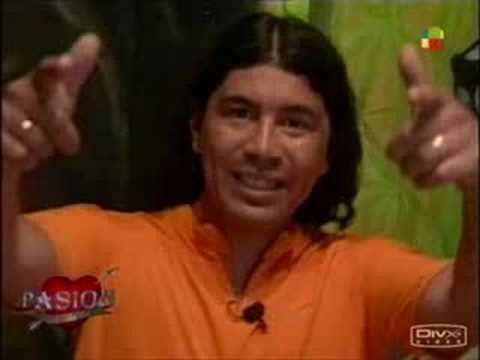 Watch the video for La venganza perfecta