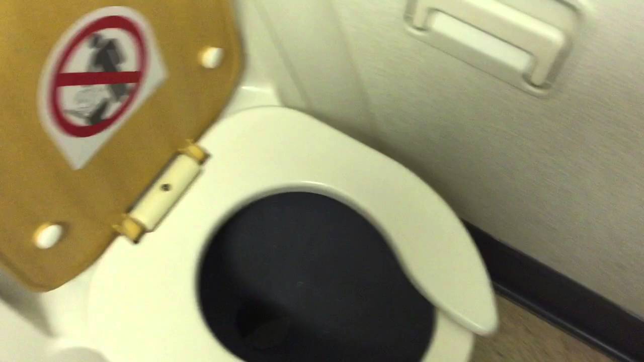 Toilet Boeing 777 YouTube
