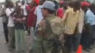 Haiti Earthquake: Dominican food aid distribution