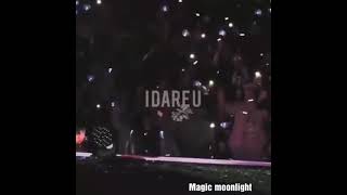 Jungkook Tekerlekli Sandalyedeki Fana Teşekkür Etmek İçin Sahneden İniyor