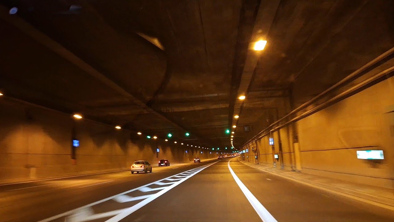 High Pressure Sodium HPS Street lights in highway 🛣