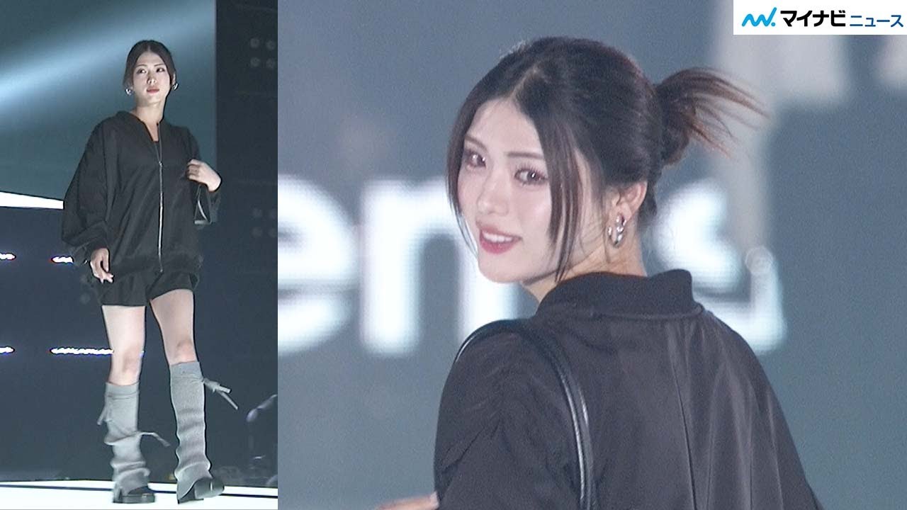 井手上漠、ショートパンツからスラリと美脚披露！去り際の笑顔が美しすぎる　『関西コレクション 2023S/S | KANSAI COLLECTION 2023S/S』