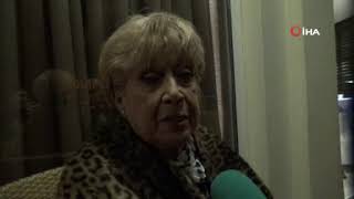 Ünlü şarkıcı sahnede fenalaştı