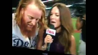 Snoop Dogg Reaction to Justin Turner 3-Run Walk Off Homerun vs Cubs | Dodgers vs Cubs Game 2 NLCS