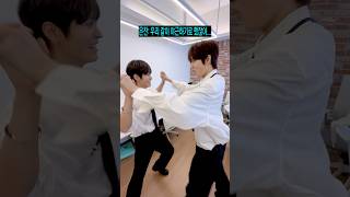 나 이렇게 두고 가면 어뜩하라고어떻하라고어떡콰라고오픈카라고모루카라고 #TEMPEST #템페스트 #EUNCHAN #TAERAE