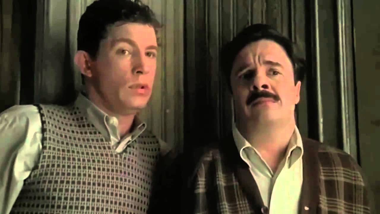 MOUSE HUNT REVIEW - DECIDED TO PUT THIS ON YOUTUBE. A REVIEW OF THE CHRISTMAS CLASSIC HORROR FILM.