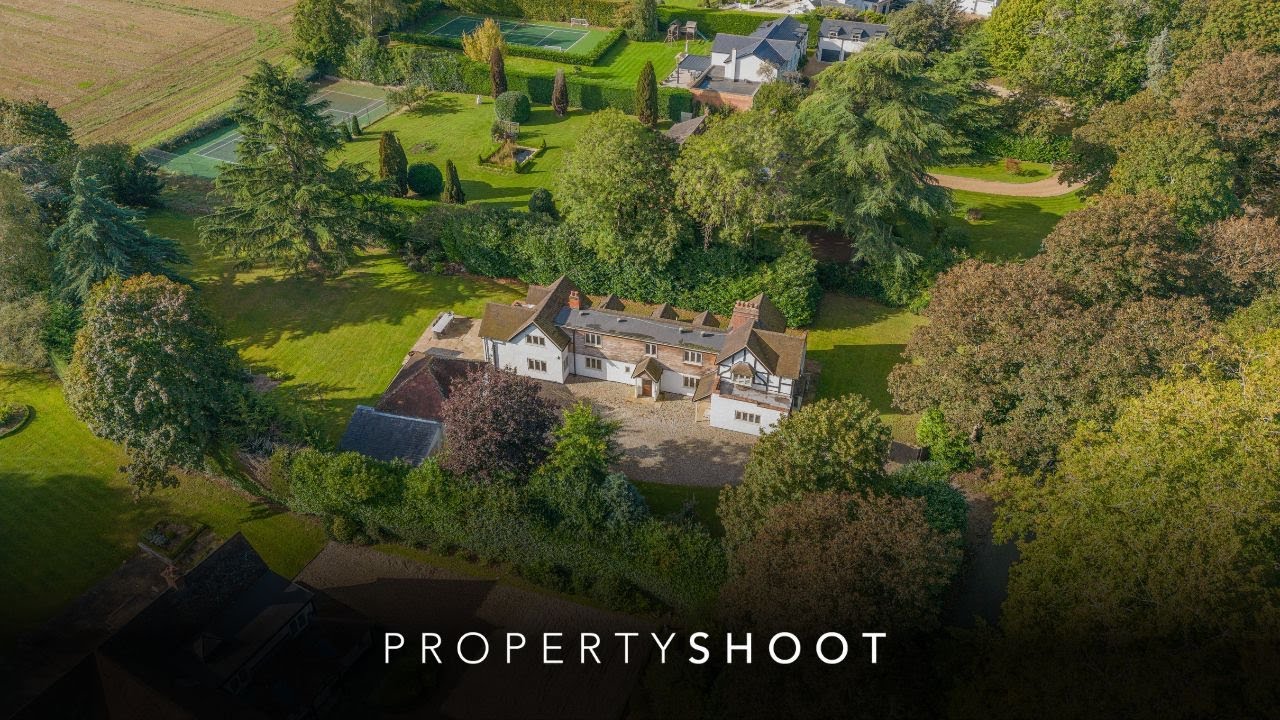 Have a look around this luxurious country home near HenleyonThames