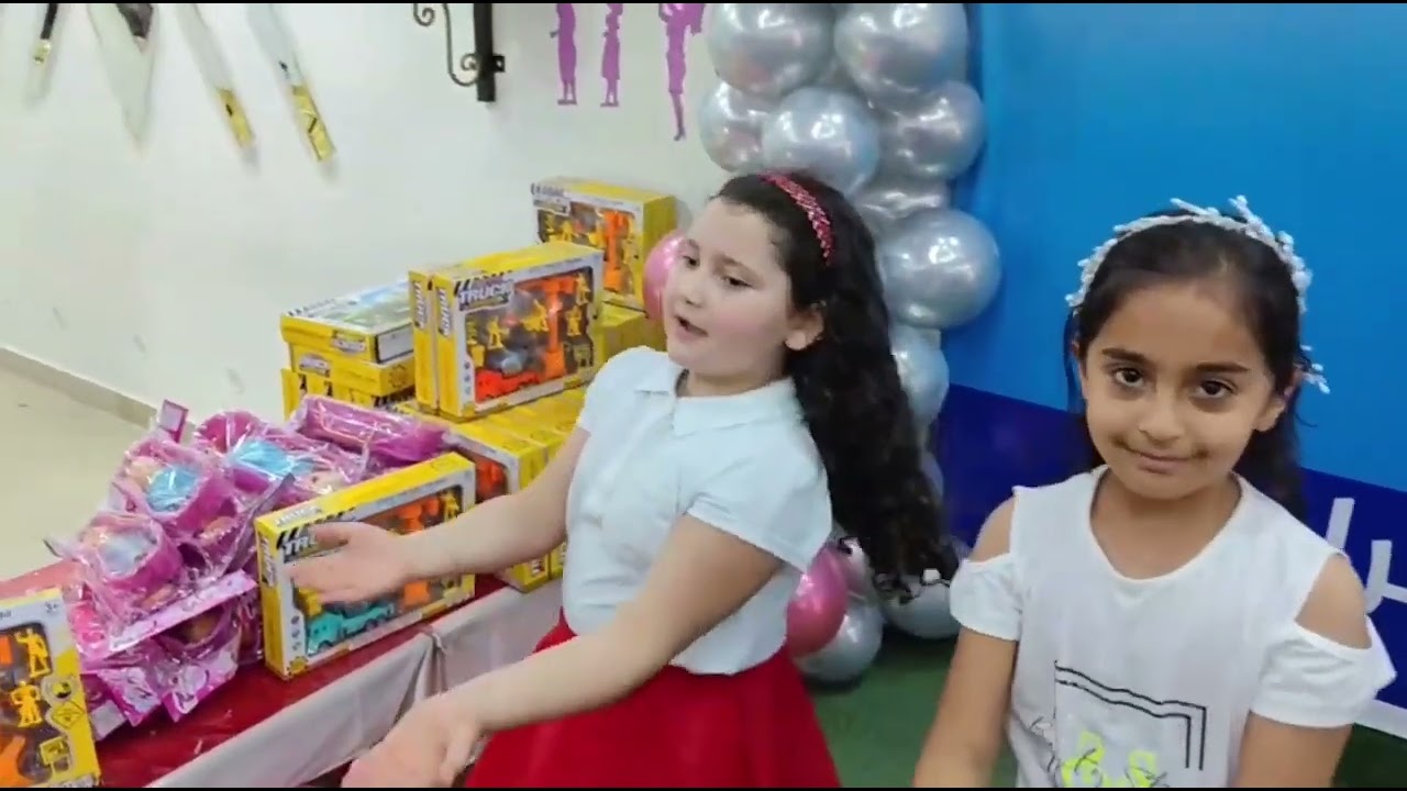 طالبات الصف الثاني الشعبة الأولى مع مشوار العمر