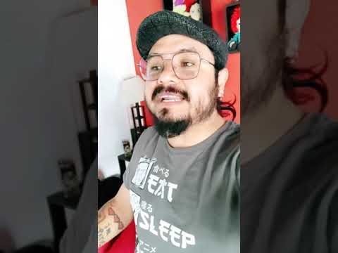 Una Niña se da cuenta como dentro de su clóset suceden cosas extrañas