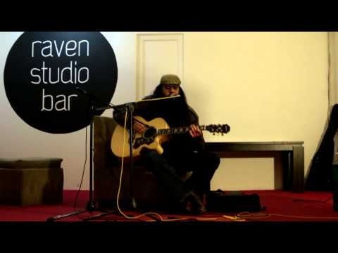 თავისუფალი აკუსტიკური live Raven Studio-ში