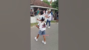 adik cantik senyum dong#shorts #beranda #dance #dj #fyp #viral #djremix #2025