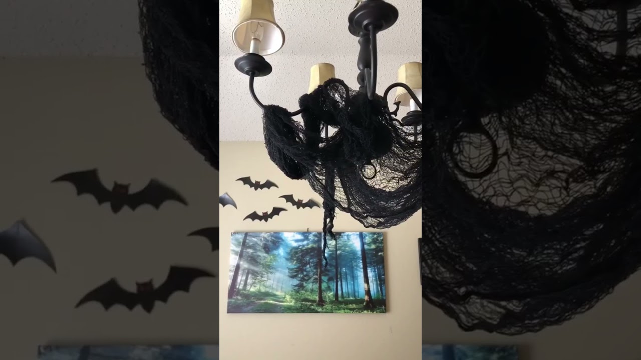 Vampire Dinner ideas for a Transylvanian twist on a Halloween party! 🧛🏻‍♀️