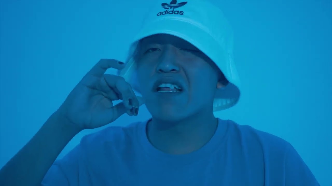 YouTube에서 Juan Devil - Sky (Vídeo Oficial) 보기 YouTube에서 Juan Devil - Sky (Vídeo Oficial) 보기