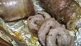 видео Мясной рулет из свинины в духовке
