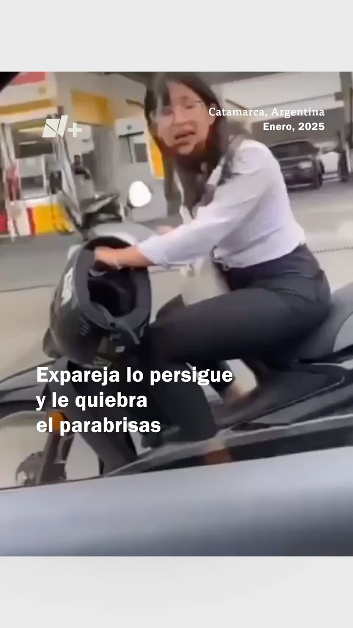 Expareja lo persigue y le quiebra el parabrisas - N+ #shorts